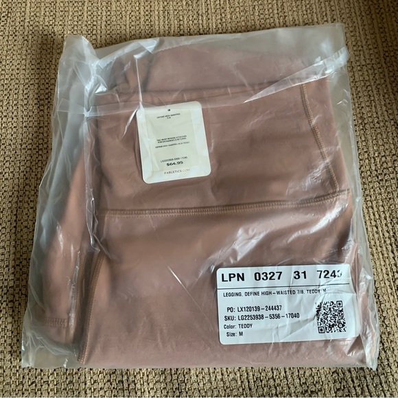 BNWT Fabletics Define PowerHold® High-Waisted 7/8 Legging - MEDIUM Pants - TEDDY - Picture 6 of 13